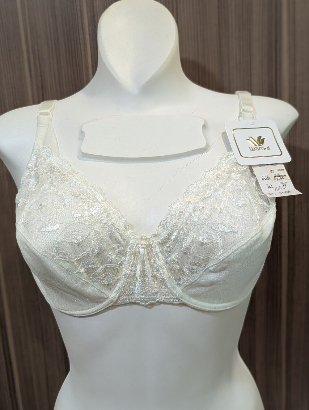 NWT Wacoal Ivory Embroidered Lace Underwire Bra 36C #85131